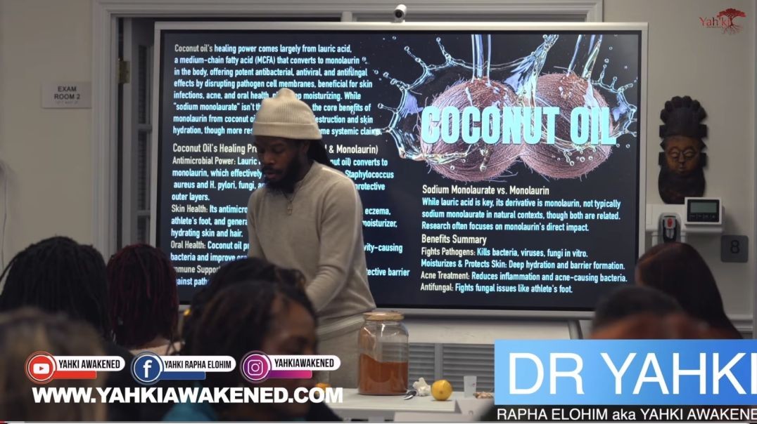 ⁣Dr Yahki Teaches about COCONUT OIL • TURMERIC • CAYENNE